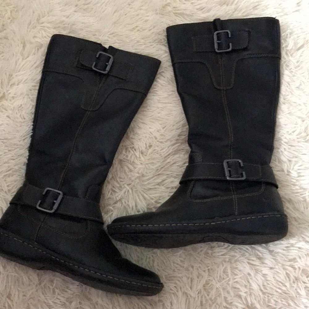 Black high buckle boots